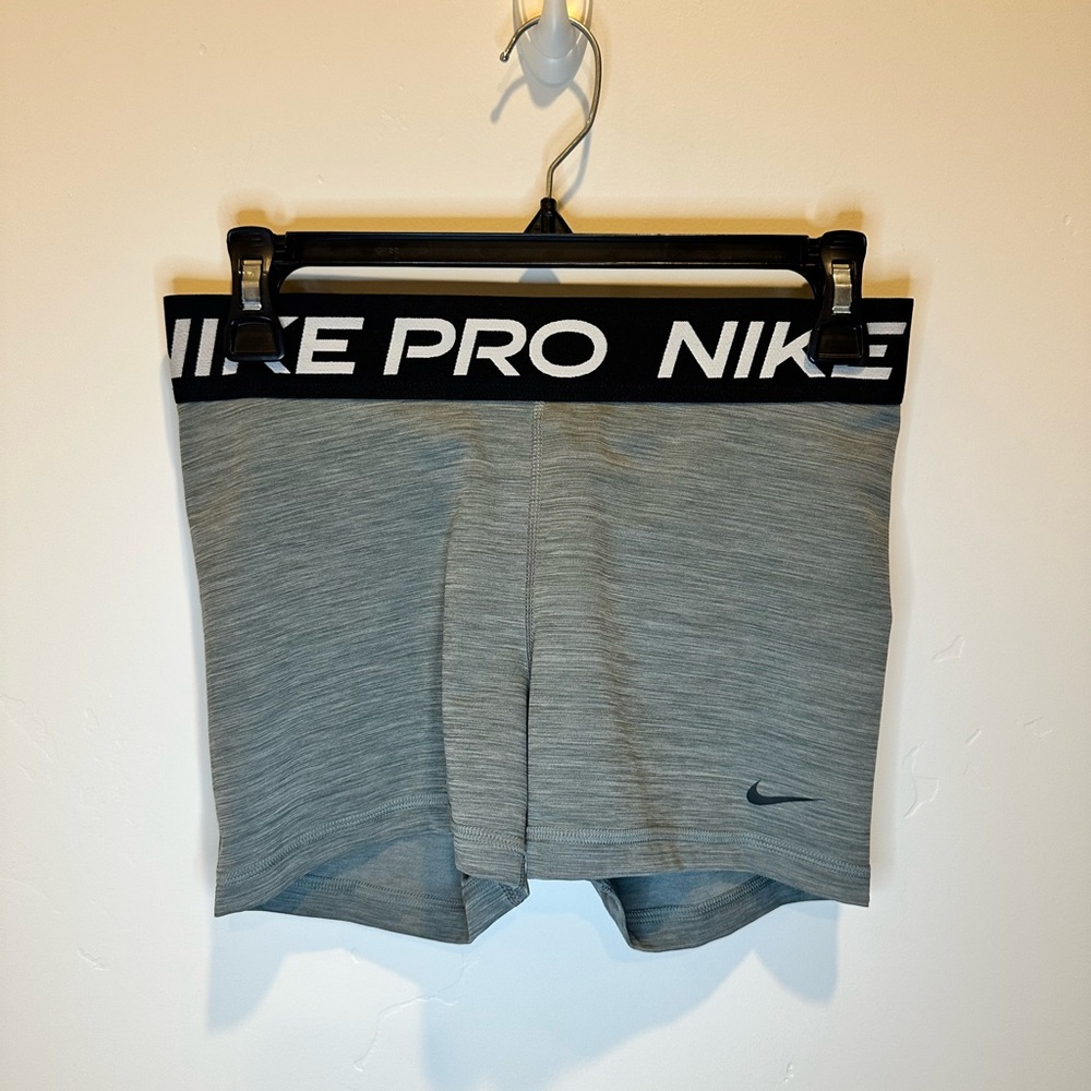 Nike Pro Dri-Fit Spandex Heather Gray Shorts with Black Waistband Size Medium